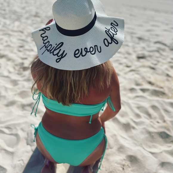 Wedding / Honeymoon Sun hat - Picture 2 of 2